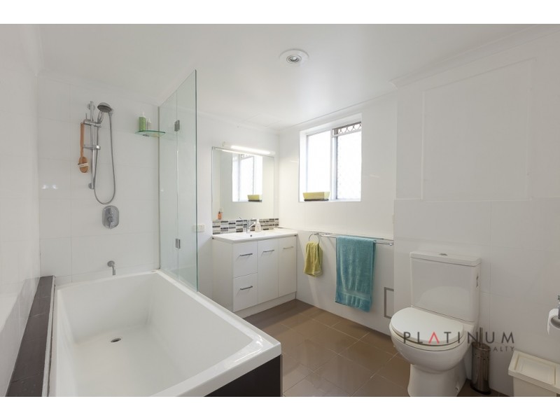 2/2269-2271 Gold Coast Highway, Mermaid Beach QLD 4218