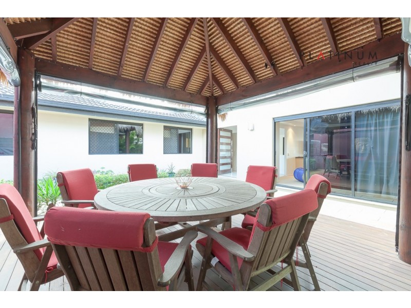11 Alma Street, Broadbeach Waters QLD 4218