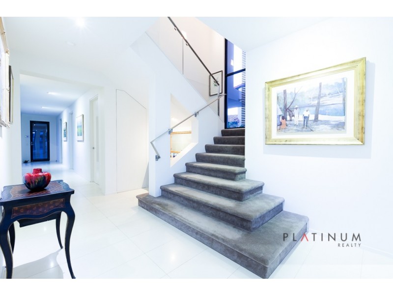 49 Monaco Street, Broadbeach Waters QLD 4218