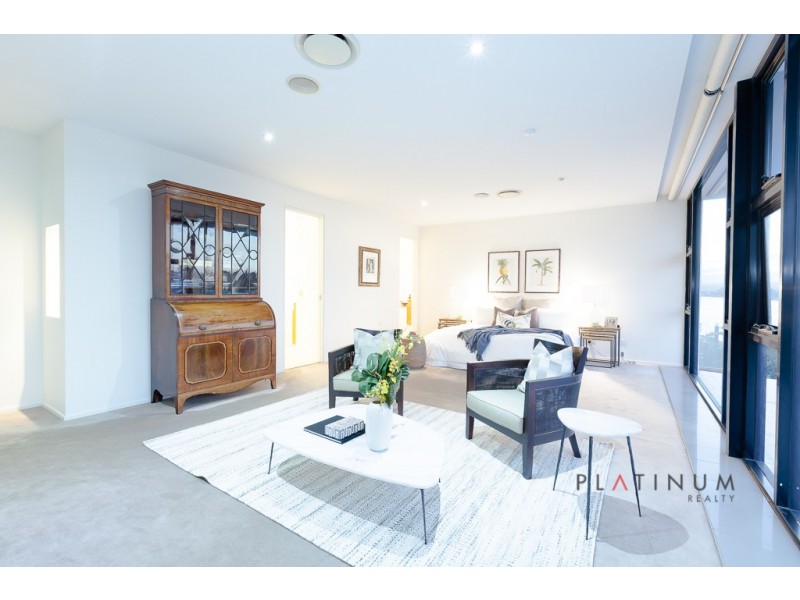 49 Monaco Street, Broadbeach Waters QLD 4218