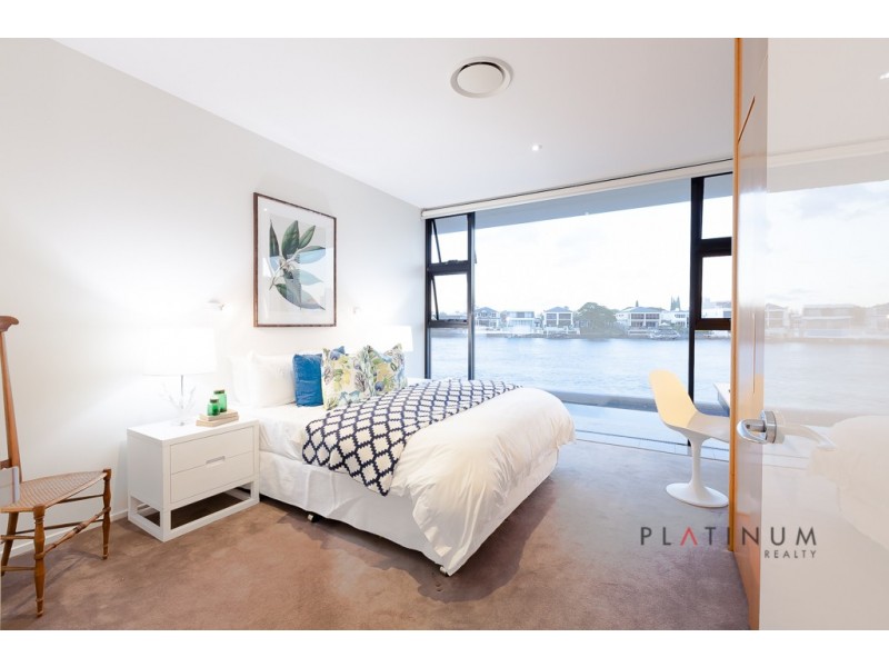 49 Monaco Street, Broadbeach Waters QLD 4218