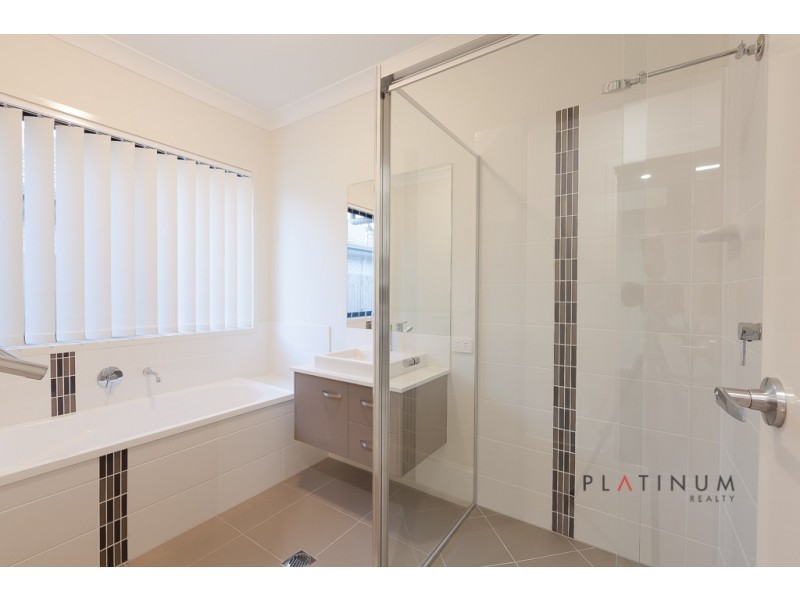 5 Perry Place, Coomera QLD 4209