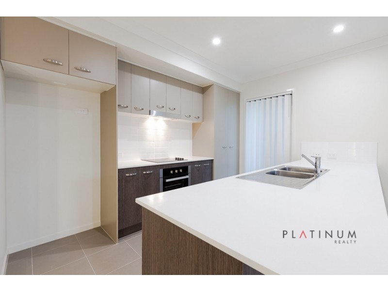 5 Perry Place, Coomera QLD 4209