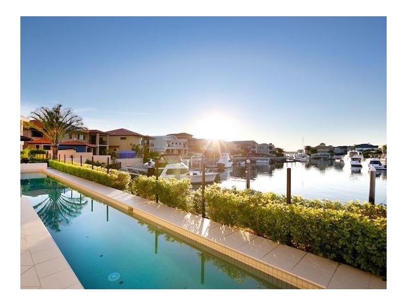18-20 The Sovereign Mile, Sovereign Islands QLD 4216