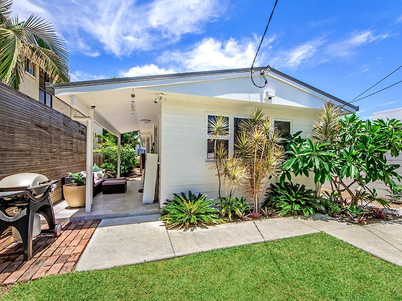 46 Sunbrite Avenue, Mermaid Beach QLD 4218