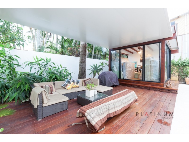 62 Dolphin Avenue, Mermaid Beach QLD 4218