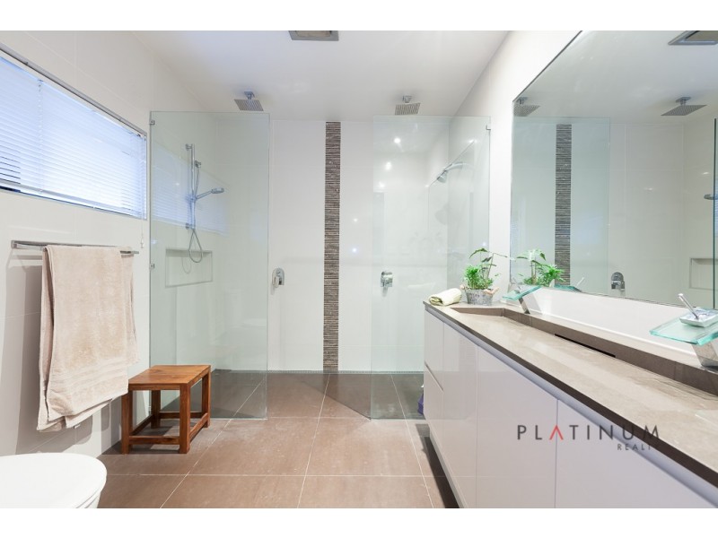 62 Dolphin Avenue, Mermaid Beach QLD 4218