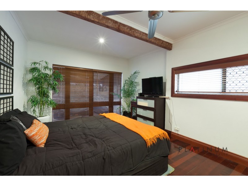 62 Dolphin Avenue, Mermaid Beach QLD 4218