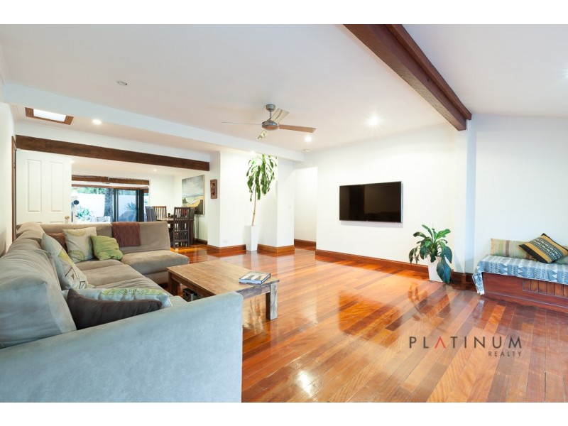 62 Dolphin Avenue, Mermaid Beach QLD 4218