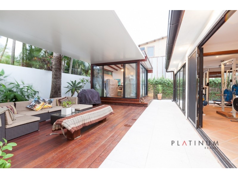 62 Dolphin Avenue, Mermaid Beach QLD 4218