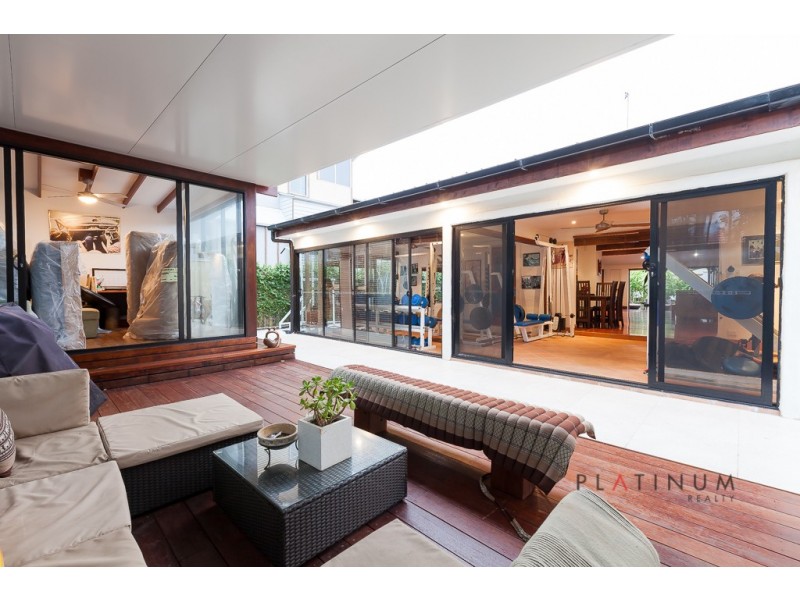 62 Dolphin Avenue, Mermaid Beach QLD 4218