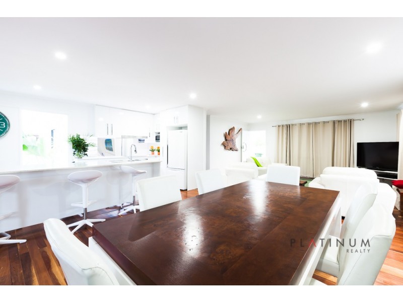 42 Allambi Avenue, Broadbeach Waters QLD 4218