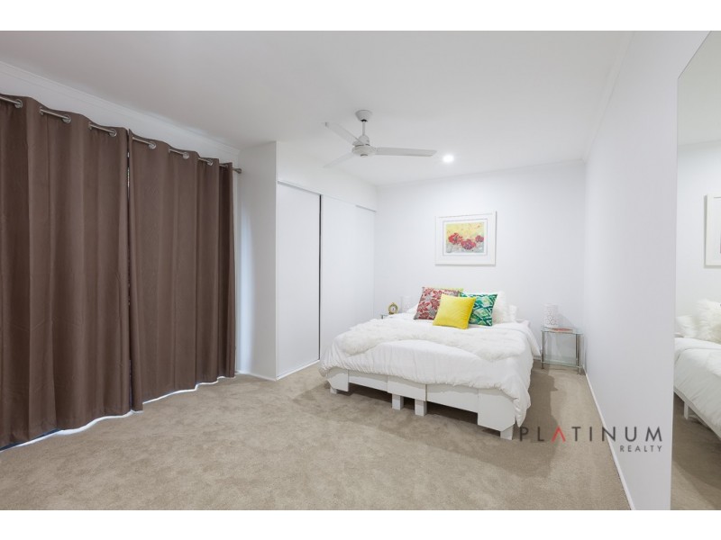 42 Allambi Avenue, Broadbeach Waters QLD 4218