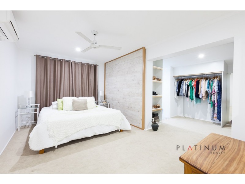 42 Allambi Avenue, Broadbeach Waters QLD 4218