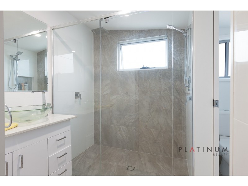 42 Allambi Avenue, Broadbeach Waters QLD 4218
