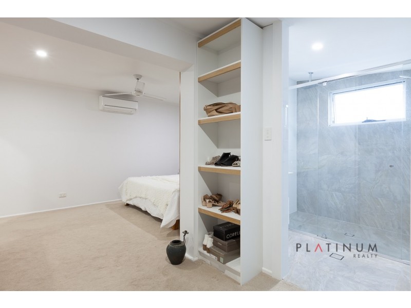 42 Allambi Avenue, Broadbeach Waters QLD 4218