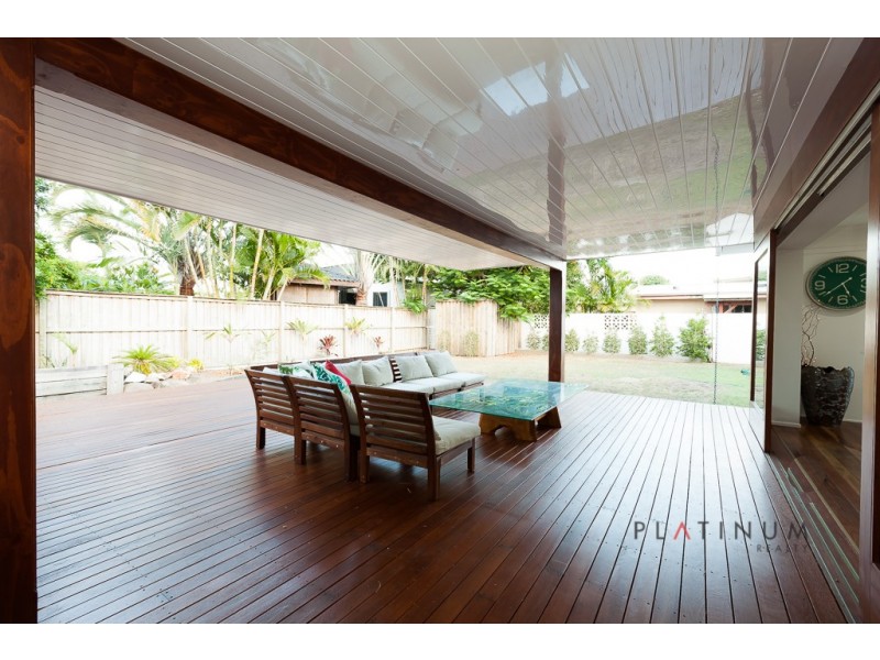 42 Allambi Avenue, Broadbeach Waters QLD 4218