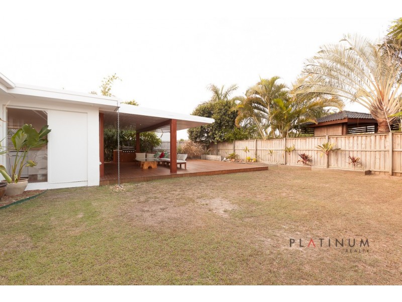 42 Allambi Avenue, Broadbeach Waters QLD 4218