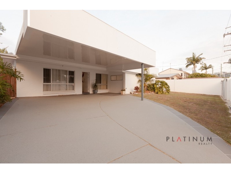 42 Allambi Avenue, Broadbeach Waters QLD 4218