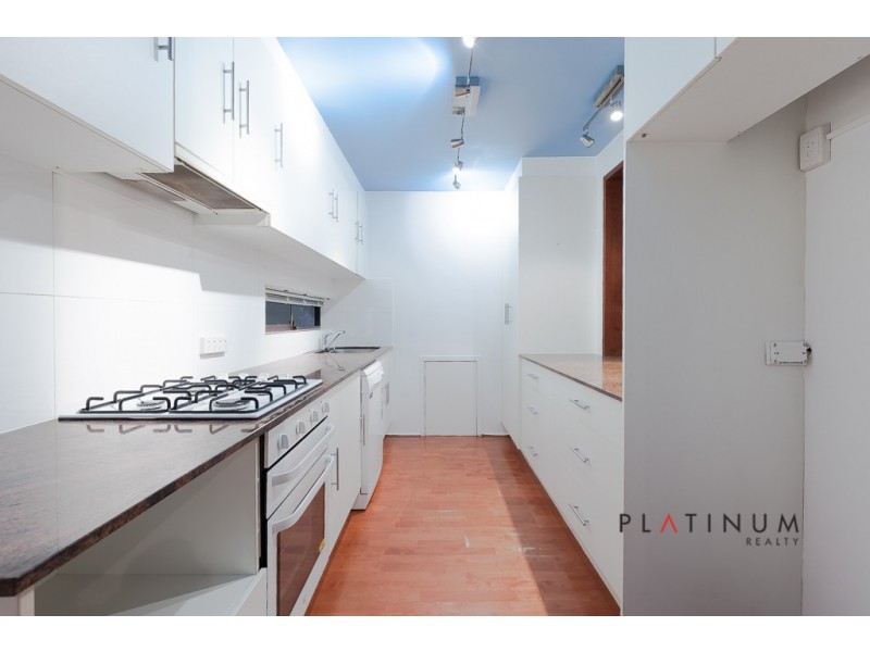 1-28 Rudd Street, Broadbeach Waters QLD 4218