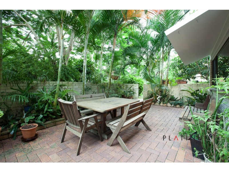 1-28 Rudd Street, Broadbeach Waters QLD 4218