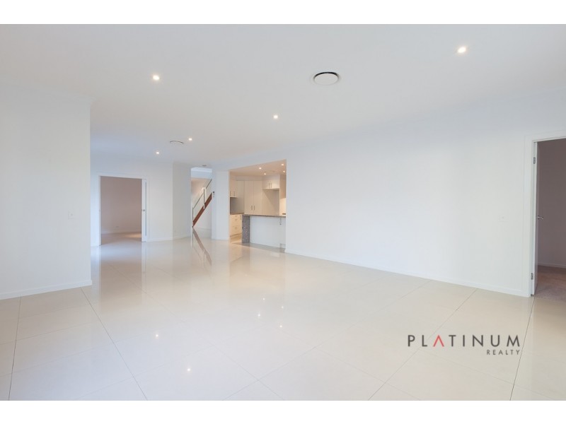 8001B Vista Drive, Benowa QLD 4217