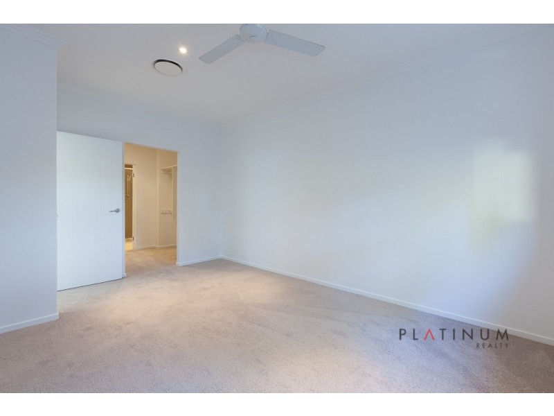 8001B Vista Drive, Benowa QLD 4217