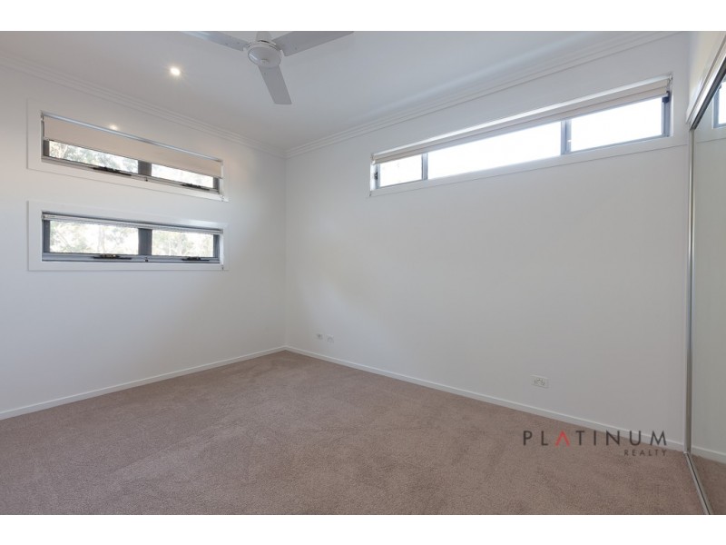 8001B Vista Drive, Benowa QLD 4217