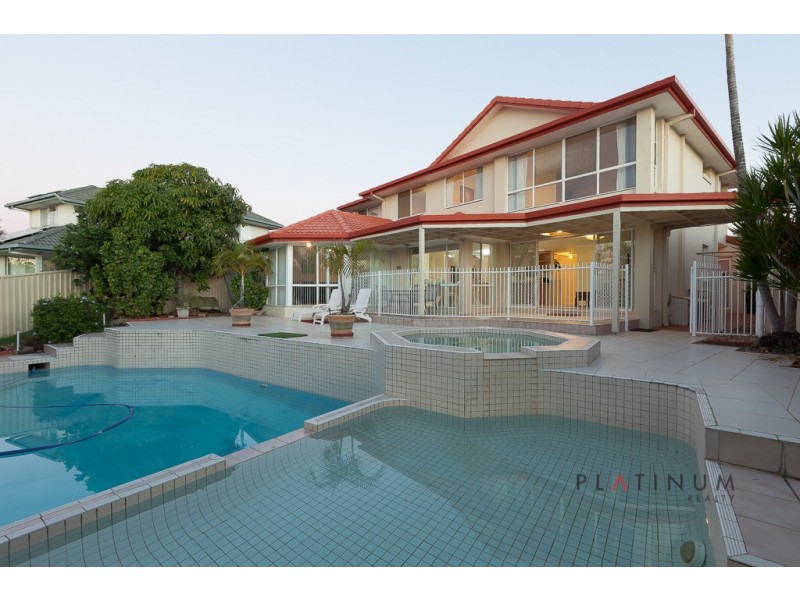 5 Cessnock Close, Mermaid Waters QLD 4218