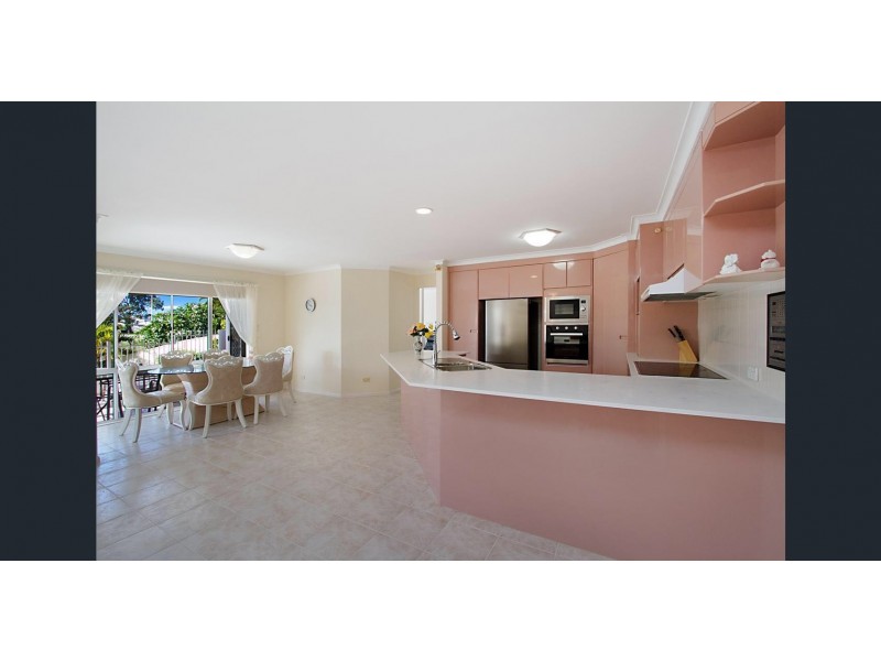 5 Cessnock Close, Mermaid Waters QLD 4218