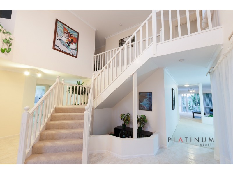5 Cessnock Close, Mermaid Waters QLD 4218