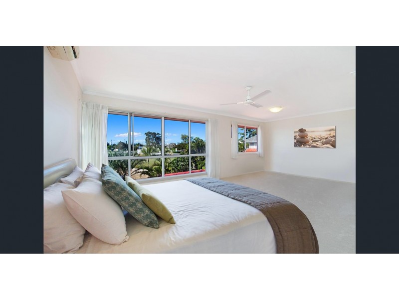 5 Cessnock Close, Mermaid Waters QLD 4218