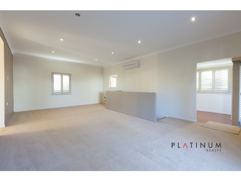 2/42 Messines Crescent, Miami QLD 4220