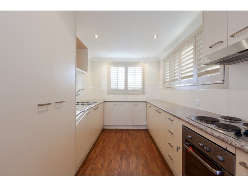 2/42 Messines Crescent, Miami QLD 4220