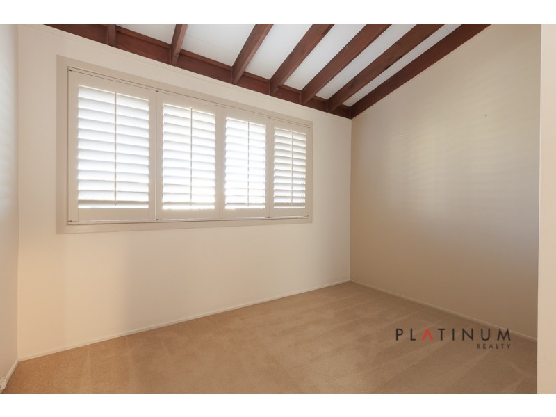 2/42 Messines Crescent, Miami QLD 4220