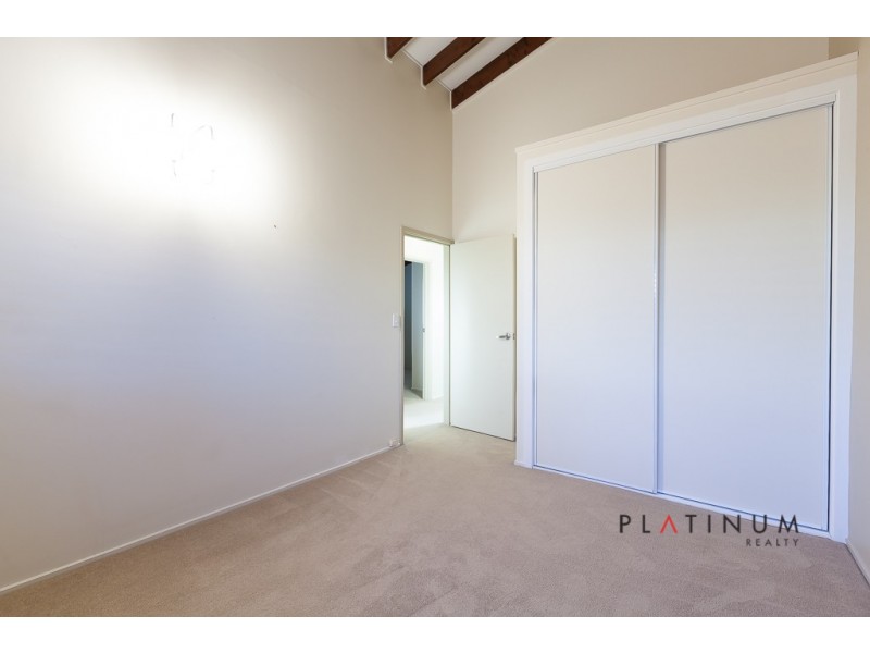 2/42 Messines Crescent, Miami QLD 4220