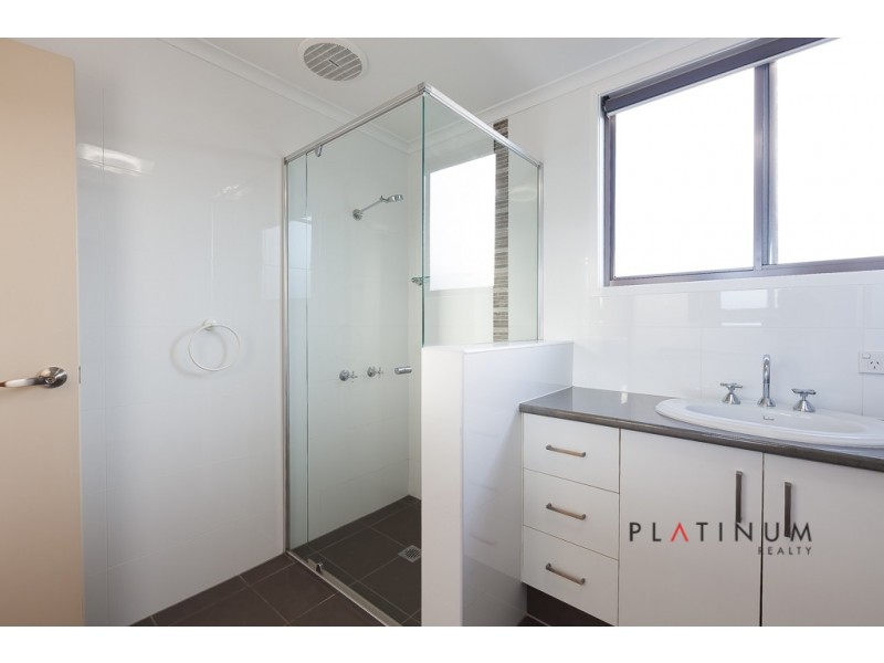 2/42 Messines Crescent, Miami QLD 4220