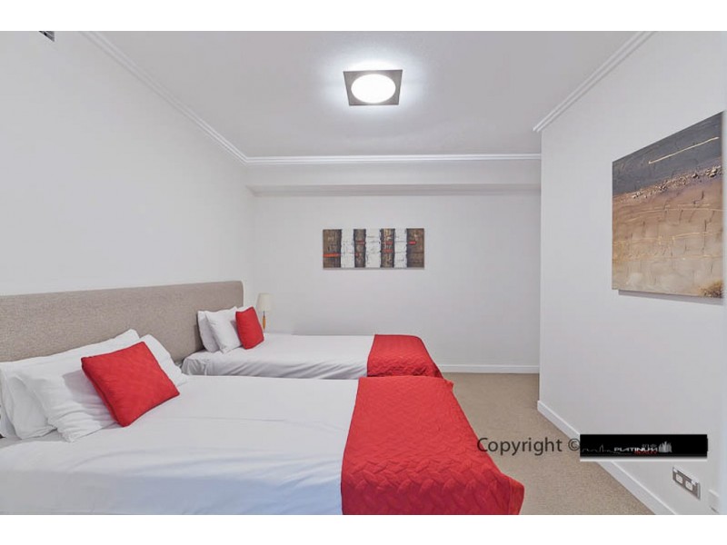 Broadbeach Waters QLD 4218