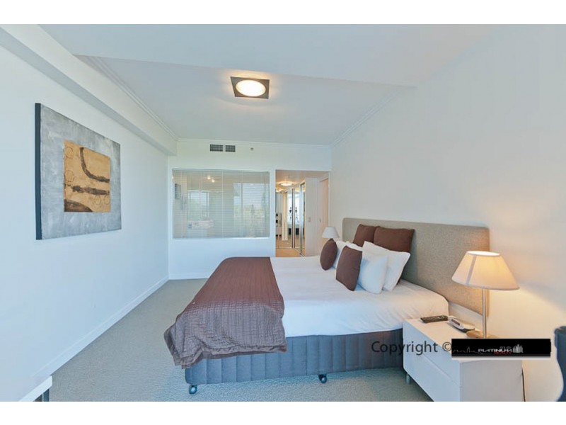 Broadbeach Waters QLD 4218