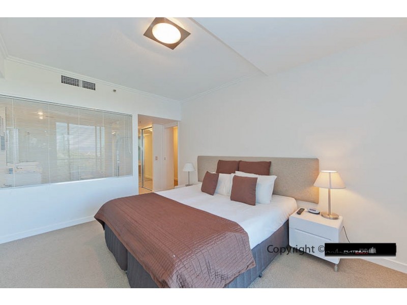 Broadbeach Waters QLD 4218