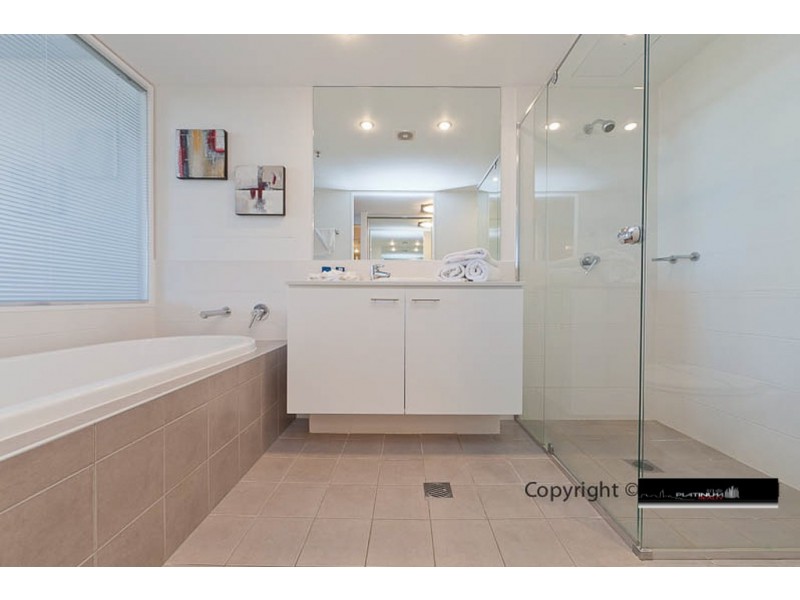 Broadbeach Waters QLD 4218