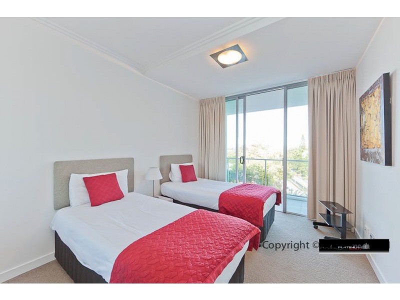 Broadbeach Waters QLD 4218