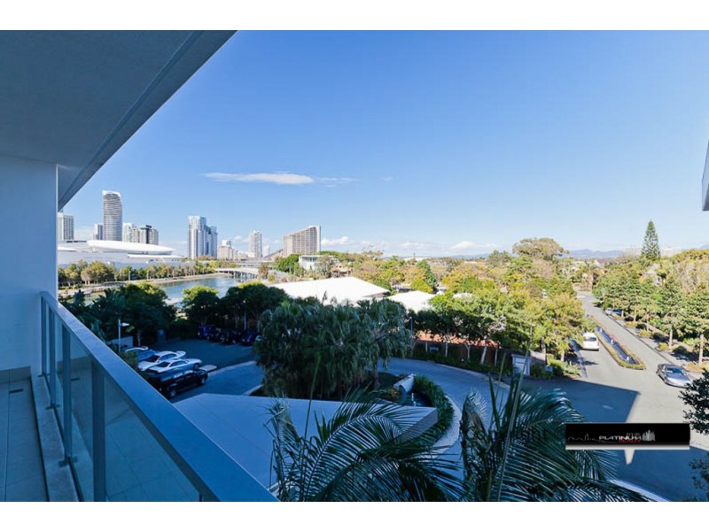 Broadbeach Waters QLD 4218