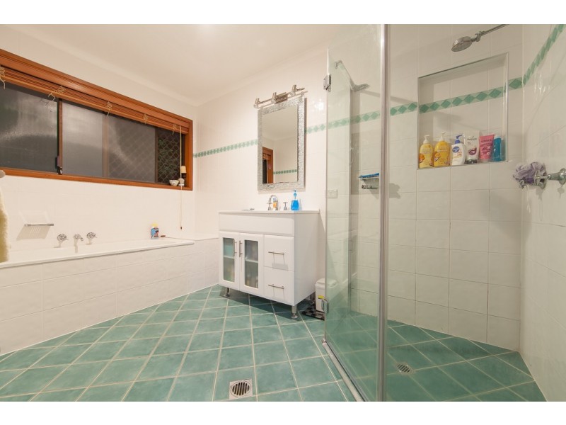 5 Giro Place, Ashmore QLD 4214