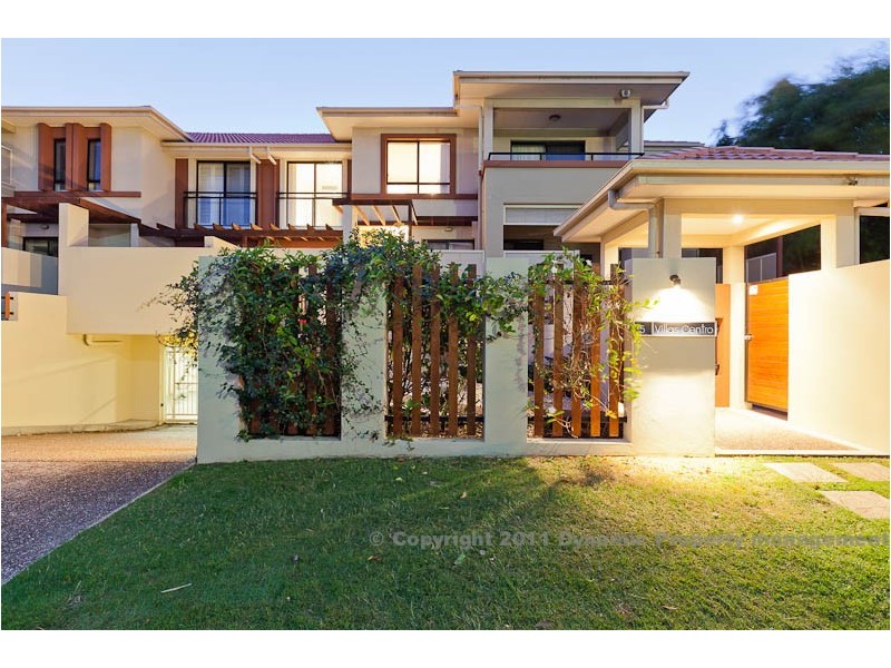 Broadbeach Waters QLD 4218