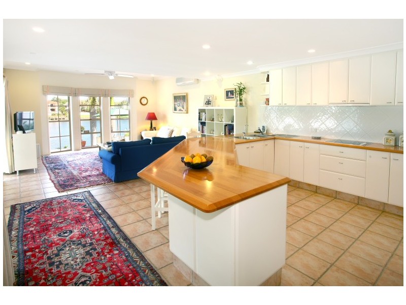 58 Bollard Circuit, Clear Island Waters QLD 4226