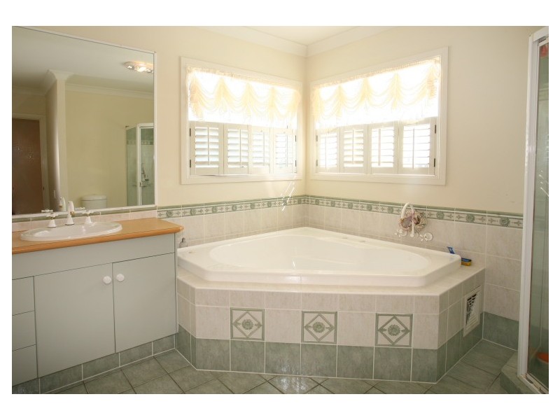 58 Bollard Circuit, Clear Island Waters QLD 4226