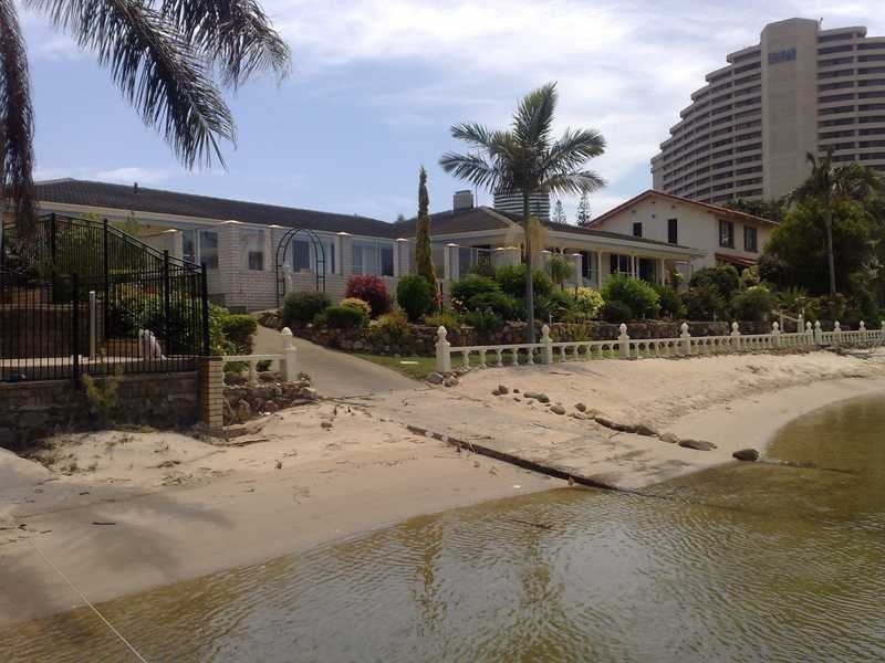 Broadbeach Waters QLD 4218