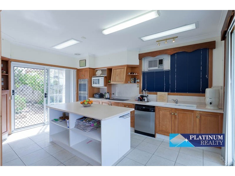 Broadbeach Waters QLD 4218