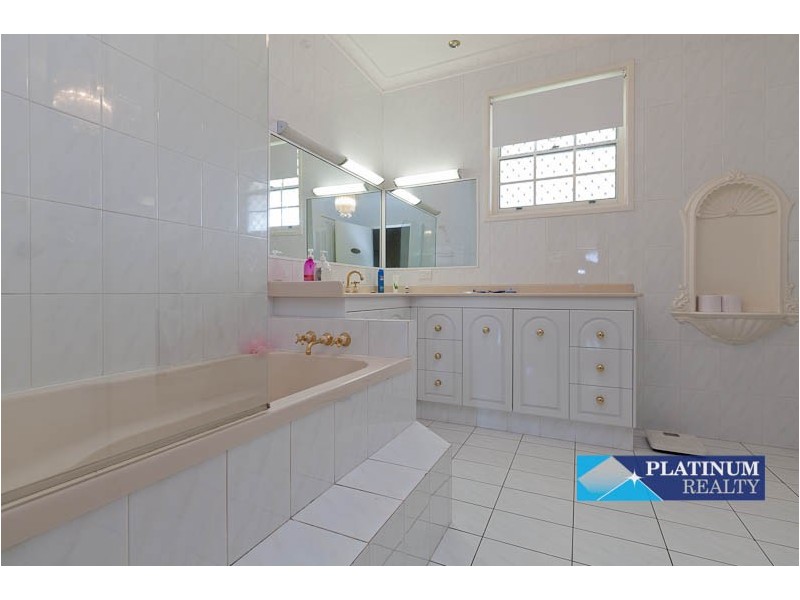 Broadbeach Waters QLD 4218